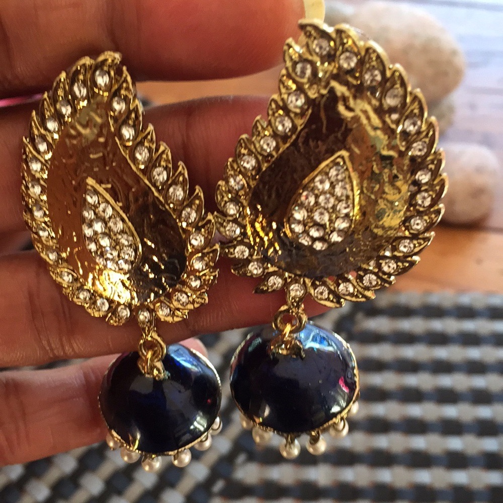 Mango shape golden with blue jumka